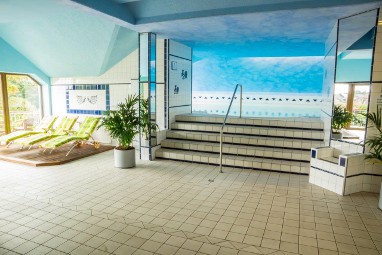 Sport- und Tagungshotel De Poort: Piscine