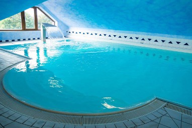 Sport- und Tagungshotel De Poort: Piscine