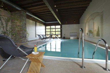 TOP Hotel Jagdschloss Niederwald: Piscina